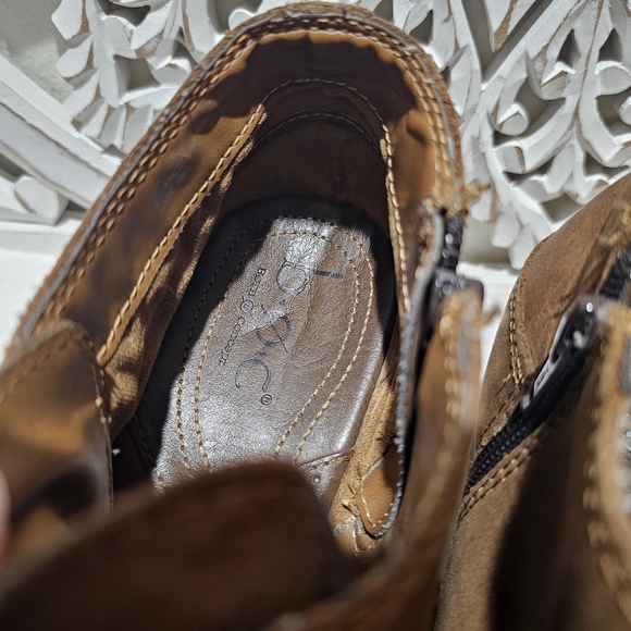 B.O.C Born Concepts Brown Buckle Monk Strap Ankle Heeled Boots Womans 9 - Picture 8 of 8